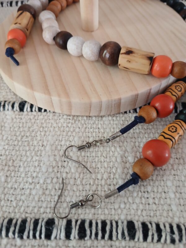 Wooden earrings E001