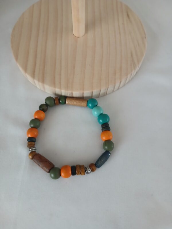 Wooden beads wrist bracelet B008