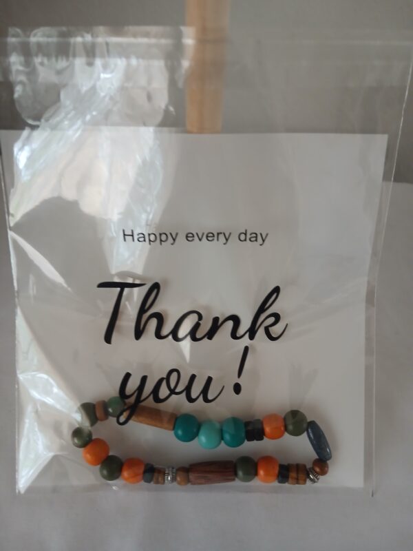 Wooden beads wrist bracelet B008
