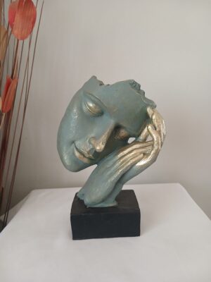 Z0011 Resting Lady sculpture Z001