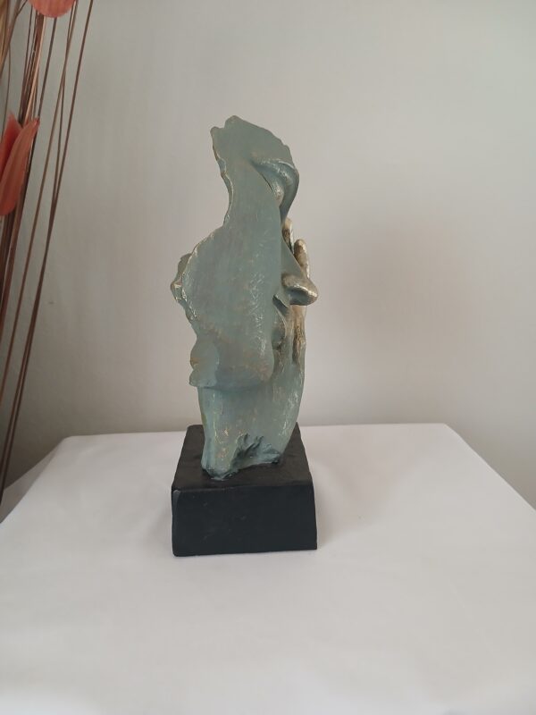 Resting Lady sculpture Z001