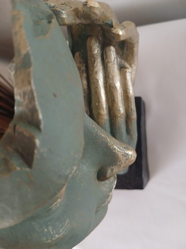 Resting Lady sculpture Z001