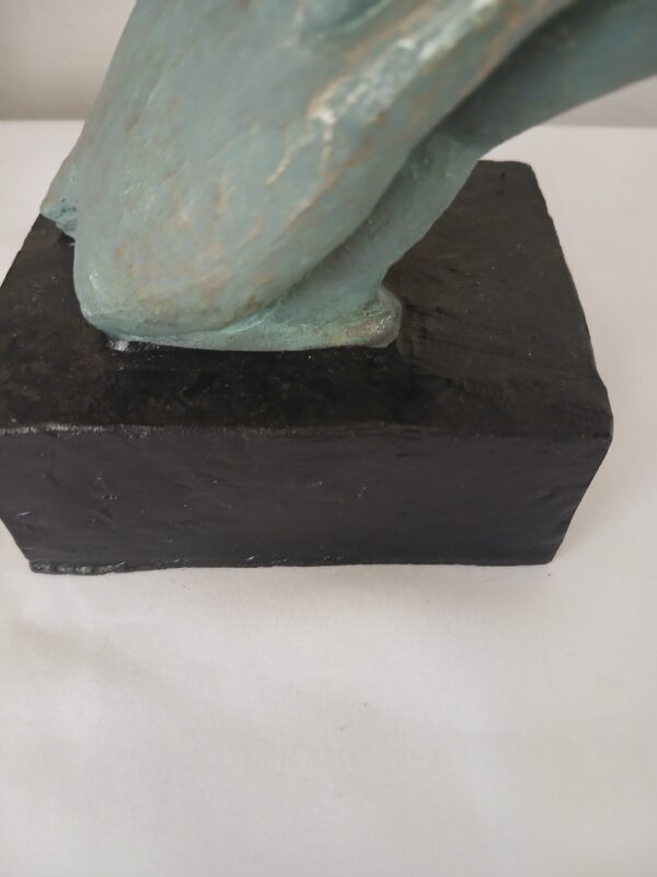Resting Lady sculpture Z001